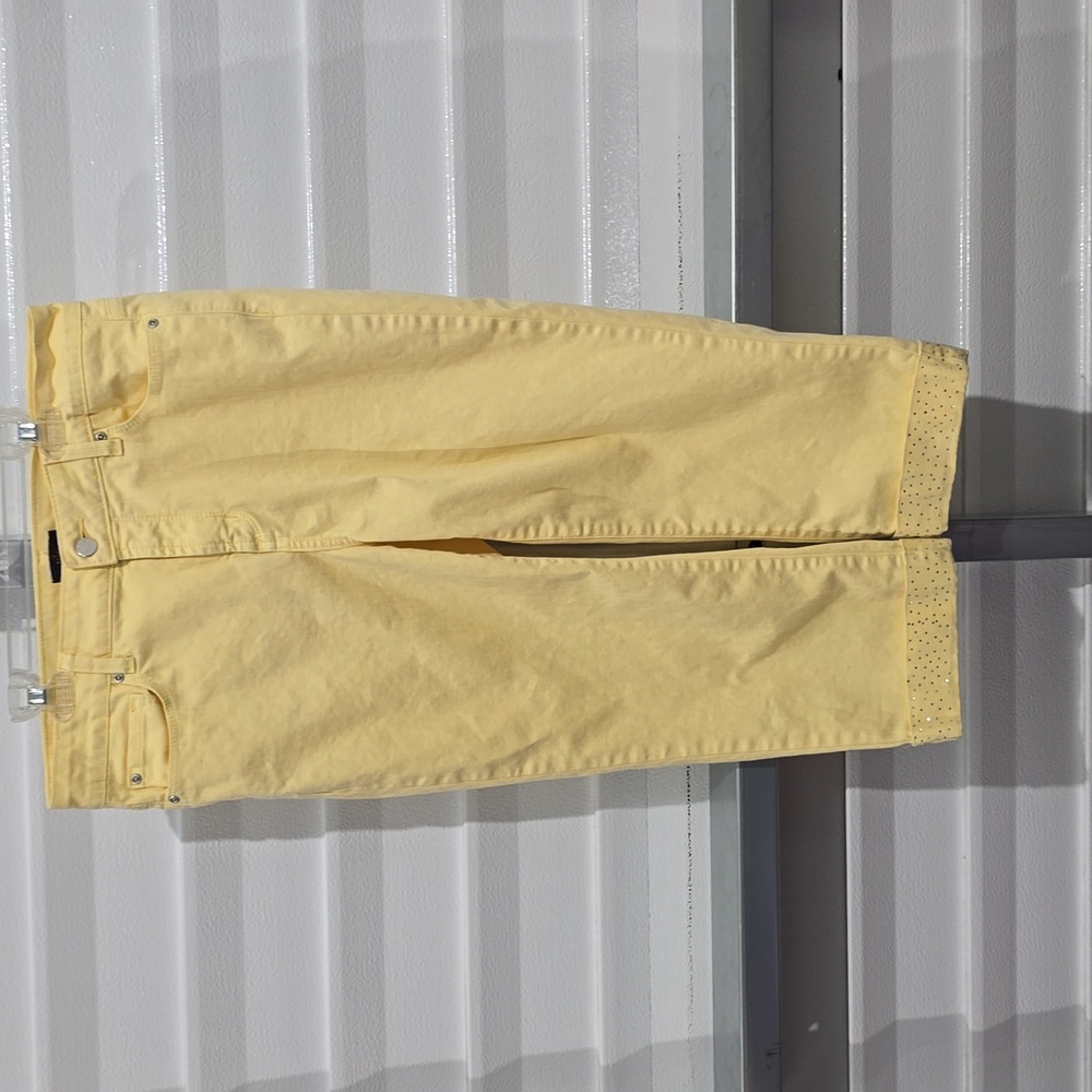Yellow Cropped Pants Capri's Size 10‎